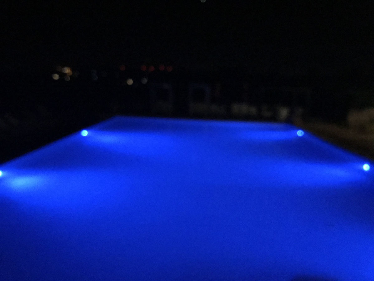 Impianto illuminazione piscina esterna